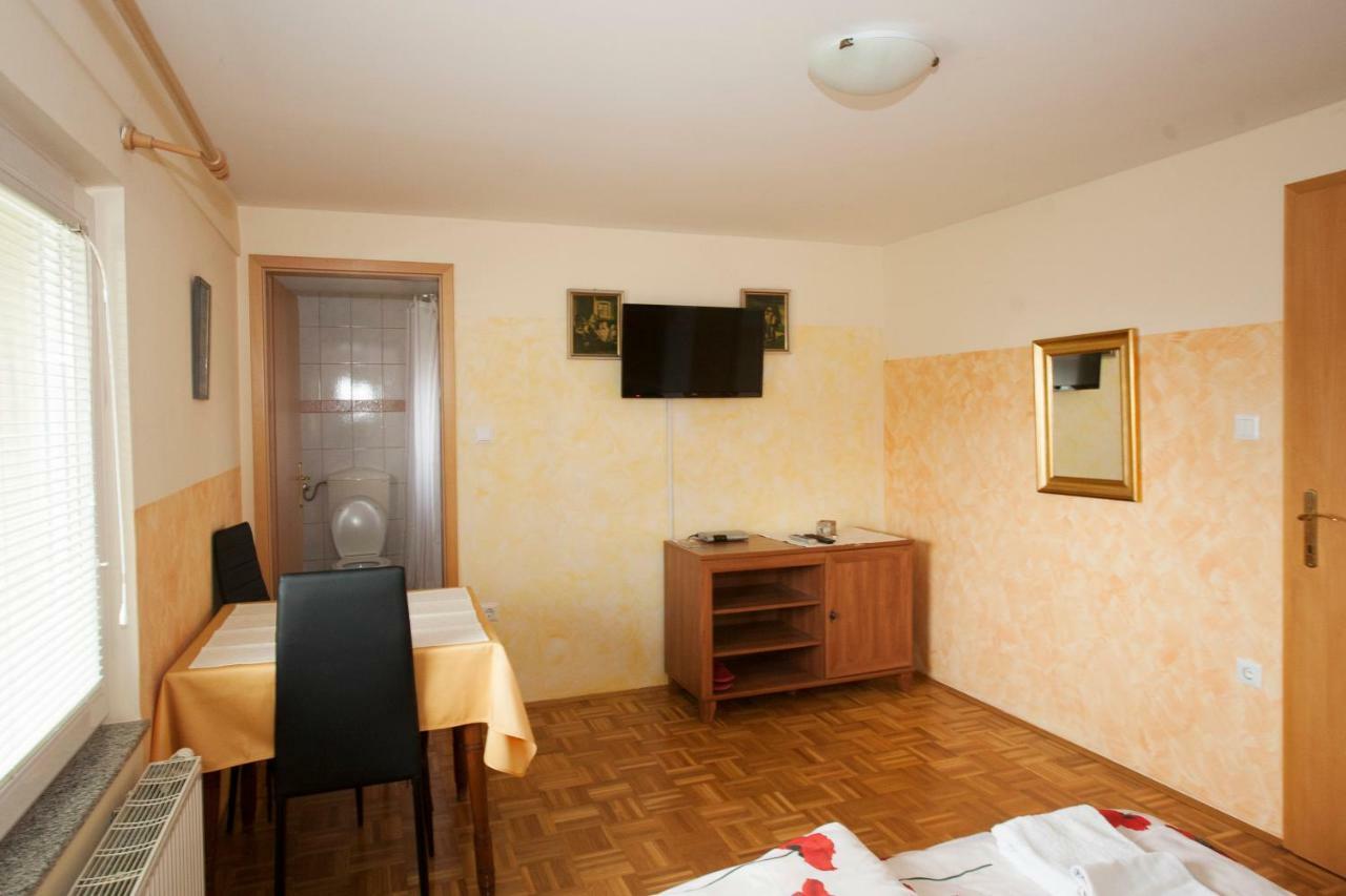 Guest House Celan Spodnja Hajdina Eksteriør bilde